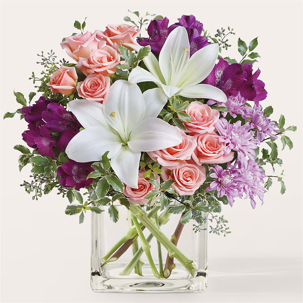 Mani Pedi Bouquet – Bloom Boutique Ny, Lake Grove NY