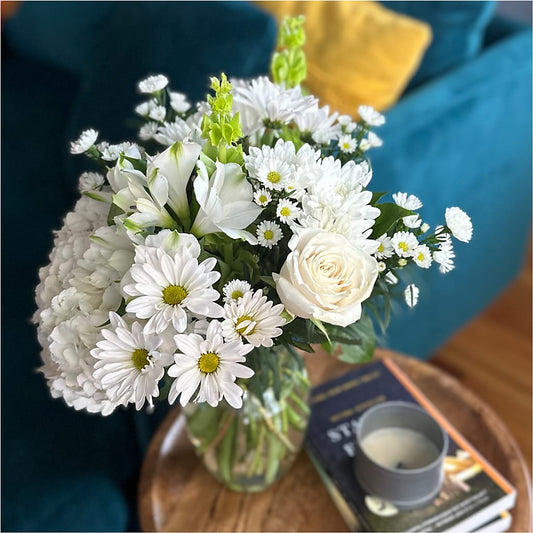 Classic Ivory – A Florist Original – Bloom Boutique Ny, Lake Grove NY
