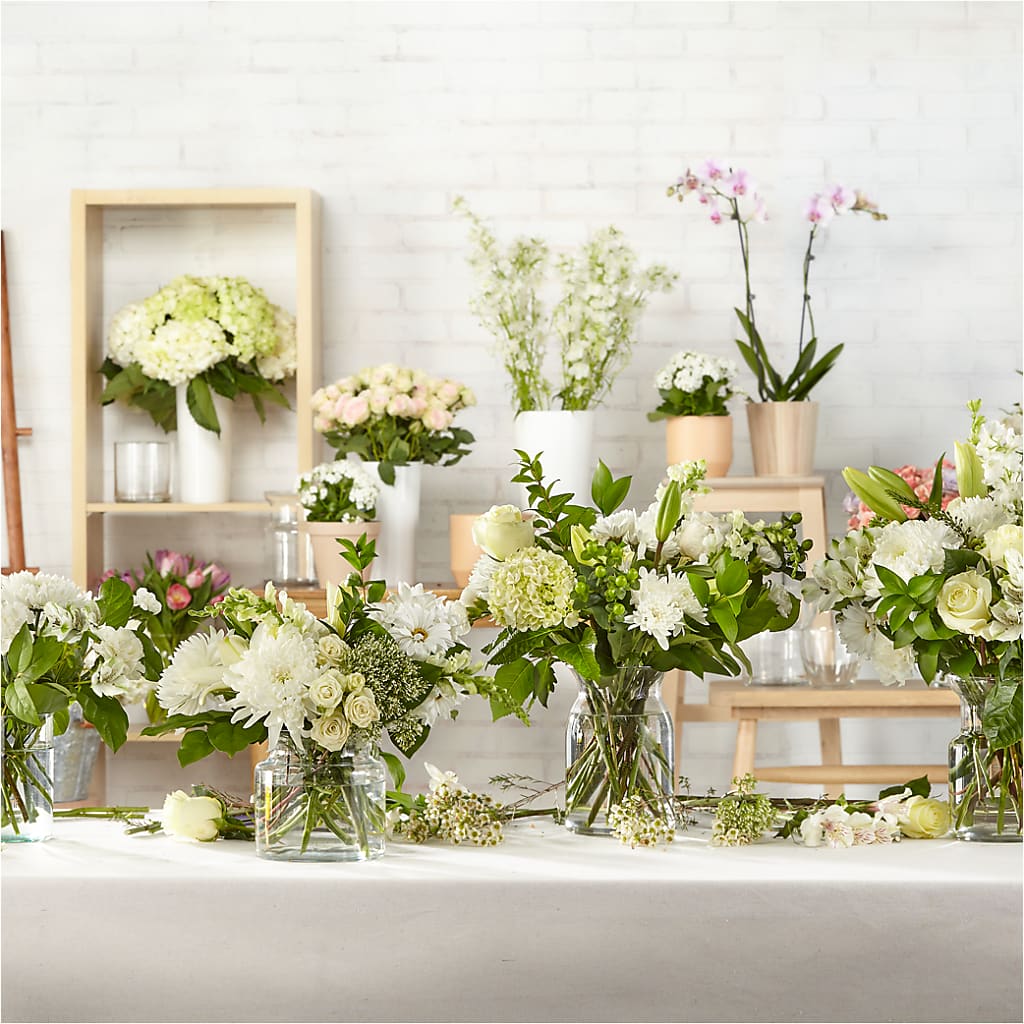 Classic Ivory – A Florist Original – Bloom Boutique Ny, Lake Grove NY