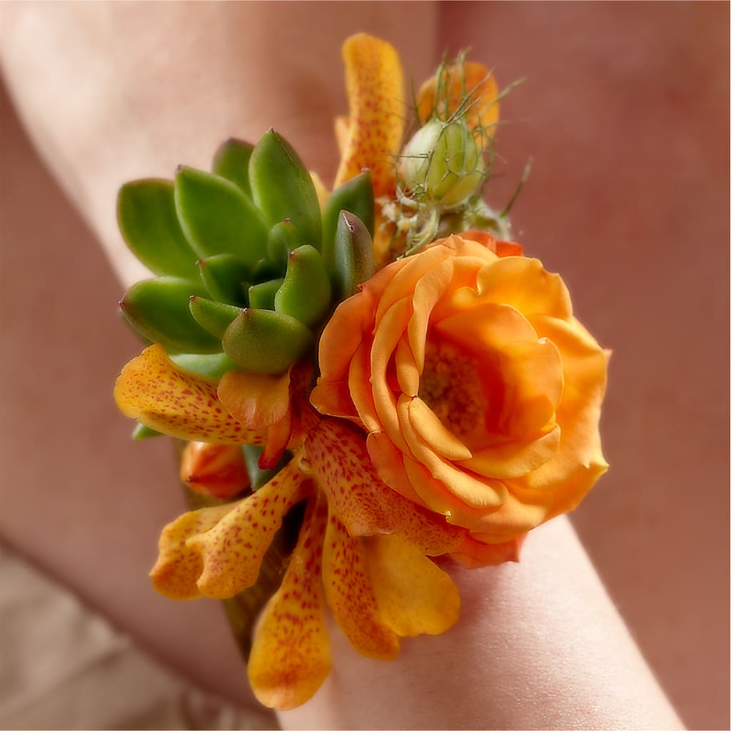 Irresistible Love Wrist Corsage – Bloom Boutique Ny, Lake Grove NY
