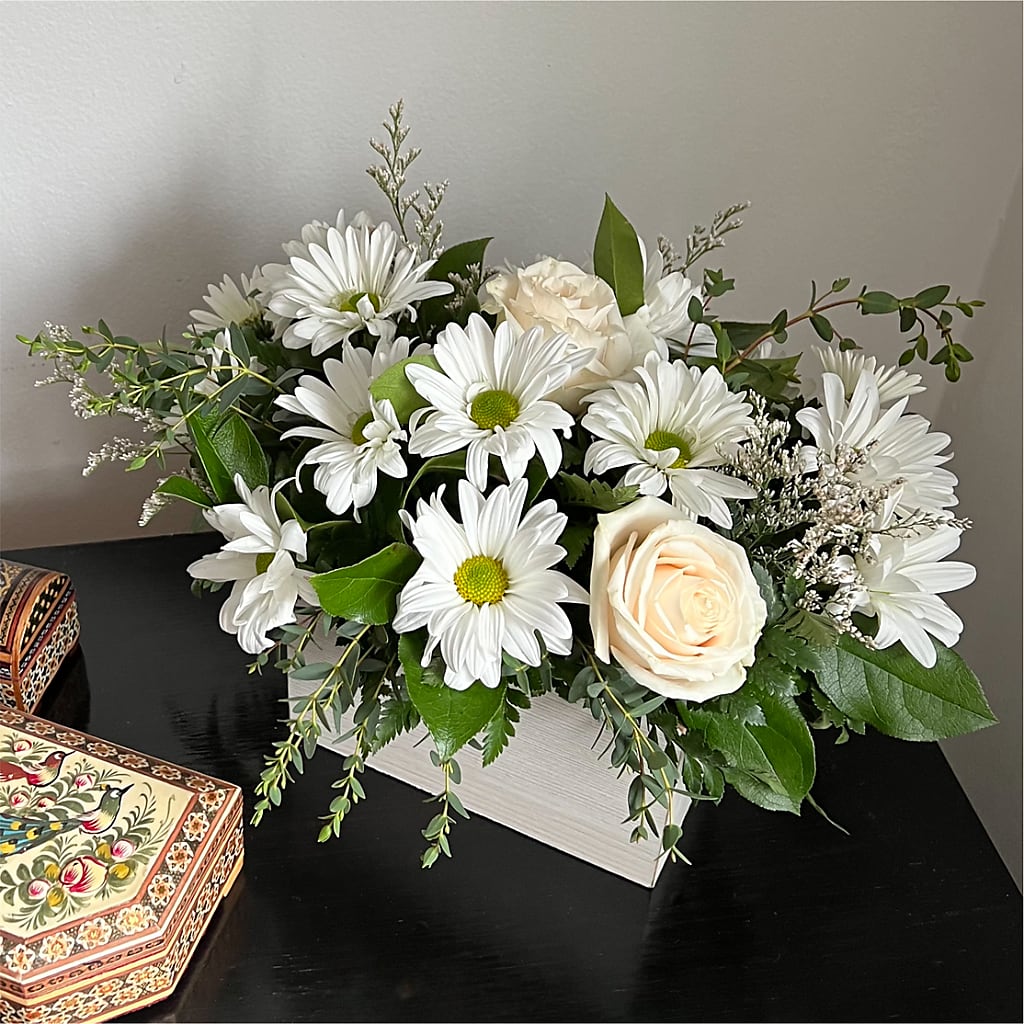 Fresh Linen Box Bouquet –  Bloom Boutique Ny, Lake Grove NY