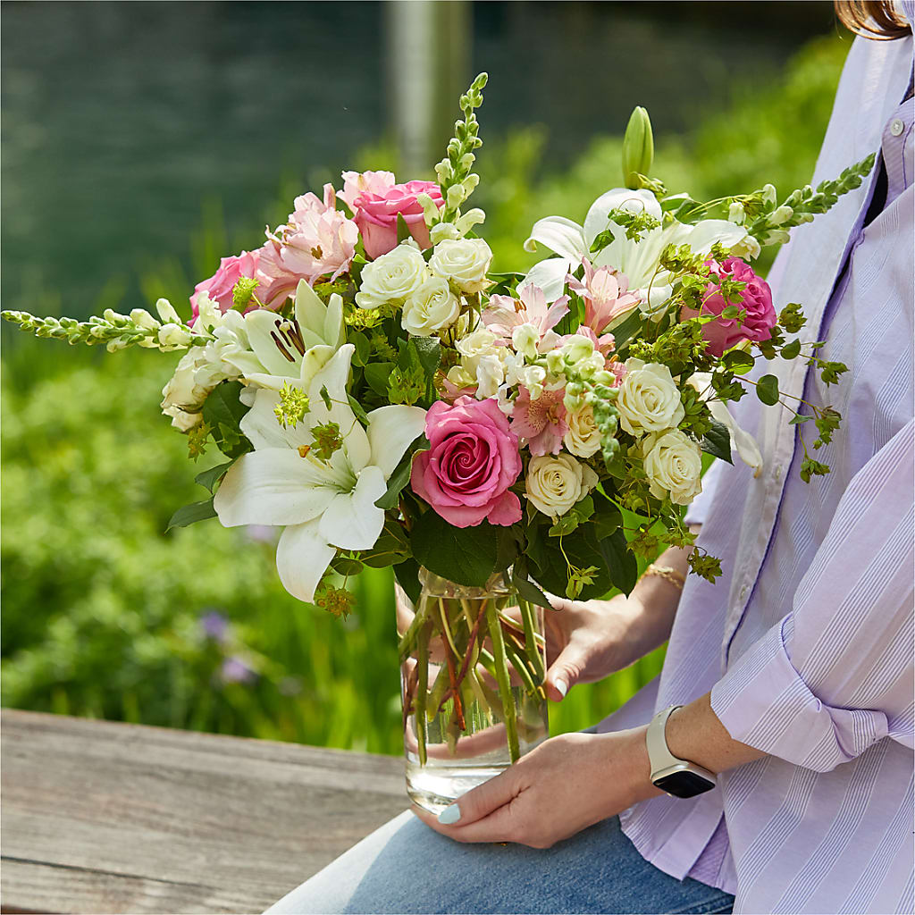 Fondly Bouquet –  Bloom Boutique Ny, Lake Grove NY
