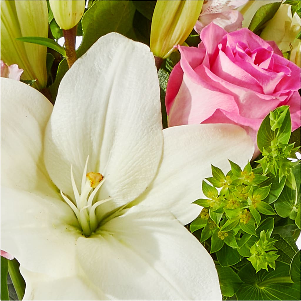 Fondly Bouquet –  Bloom Boutique Ny, Lake Grove NY